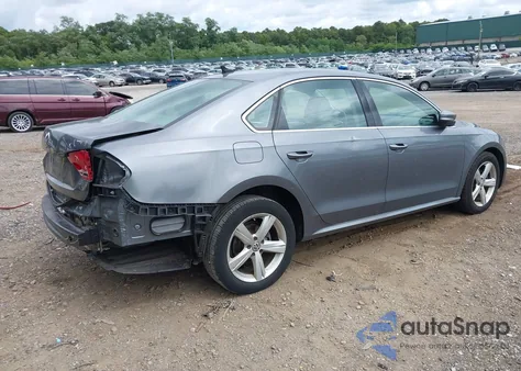 2015 Volkswagen Passat 1.8T Limited Edition z USA, uszkodzony, nr VIN 1VWAT7A33FC087121